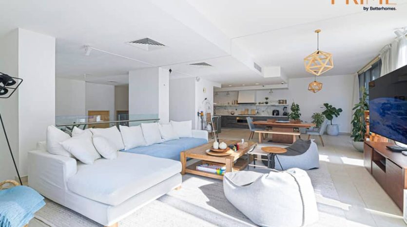 Вилла в Al Raha Beach, Абу-Даби, 5 спален, 879 м2 / в год