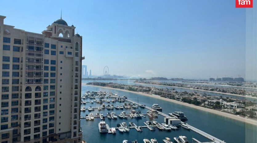 Apartment on Palm Jumeirah, Dubai, 3 bedrooms, 234.5 m2 / per year