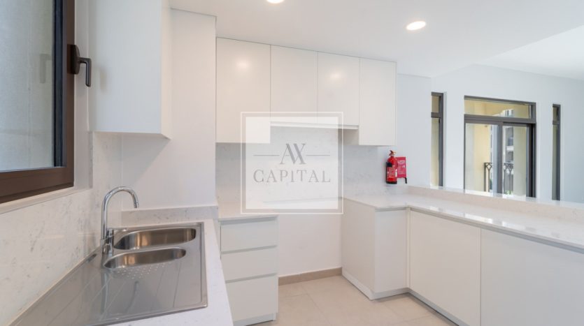 Apartment on Umm Suqeim, Dubai, 2 bedrooms, 120.2 m2 / per year