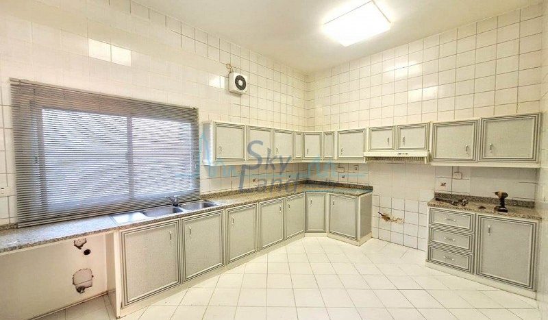 Вилла в Умм-Сукейм, Дубай, 4 спальни, 325.2 м2 / в год