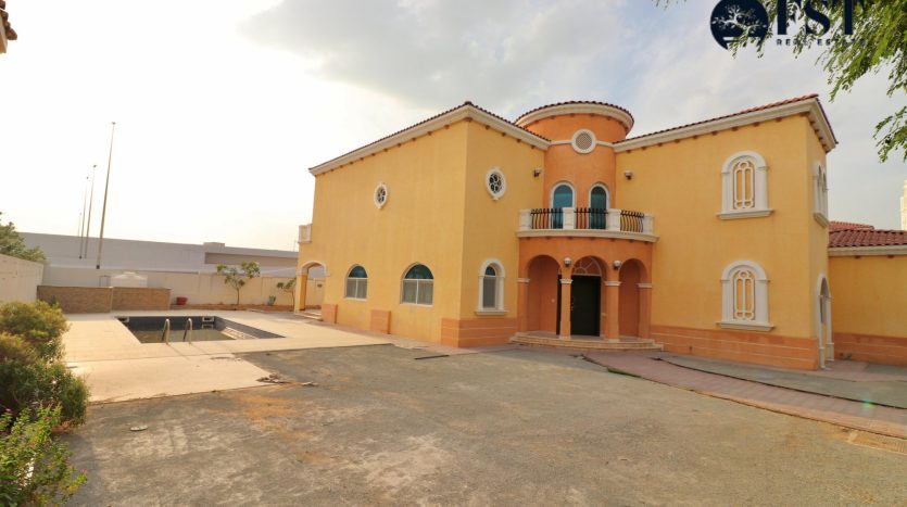 Villa on Jumeirah Park, Dubai, 5 bedrooms, 834 m2 / per year