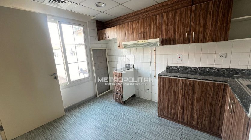 Townhouse on The Springs, Dubai, 2 bedrooms, 173 m2 / per year