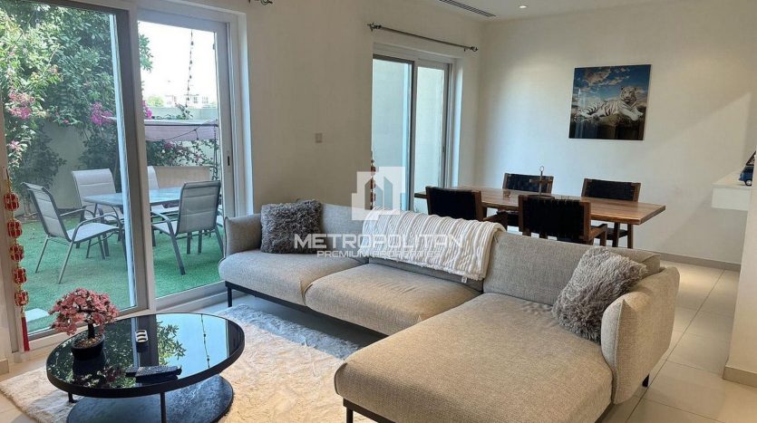 Townhouse on Dubai Land, Dubai, 2 bedrooms, 162 m2  | Foto 1
