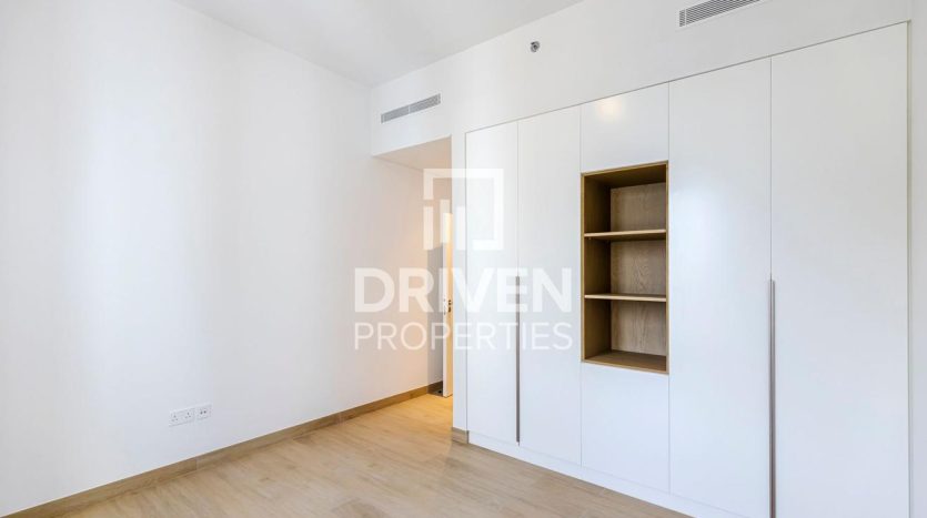 Apartment on Jumeirah, Dubai, 2 bedrooms, 111 m2 / per year