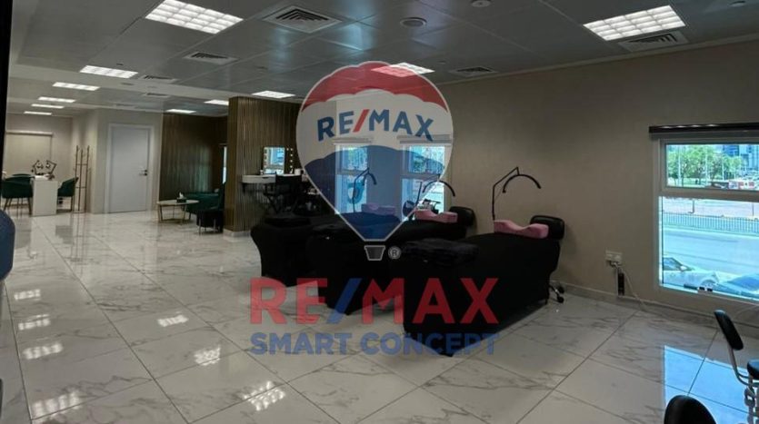Shop on Hamdan Street, Abu-Dhabi, 170 m2 / per year