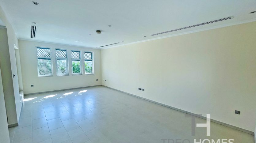 Вилла в Jumeirah Park, Дубай, 3 спальни, 680 м2 / в год