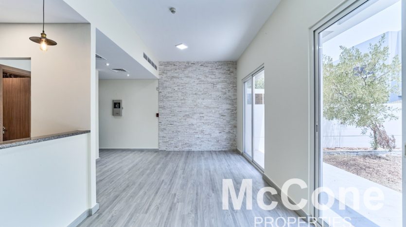 Villa on Mudon, Dubai, 3 bedrooms, 177.26 m2 / per year
