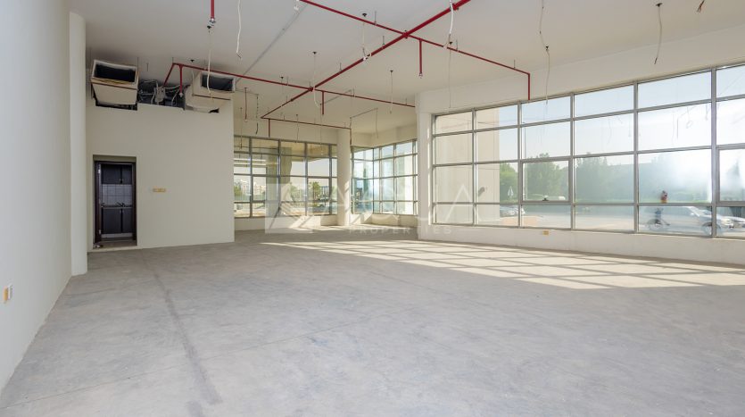 Магазин в Dubai, 125.8 м2 / в год