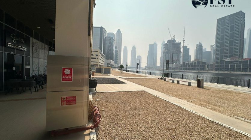 Shop on Business Bay, Dubai, 131.1 m2  | Foto 3