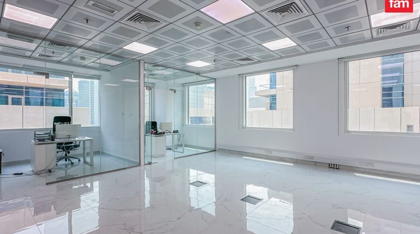 Office on Business Bay, Dubai, 181.7 m2 / per year