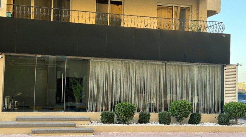 Commercial property on Al Hamra Village, Ras-al-khaimah, 306.58 m2  | Foto 2