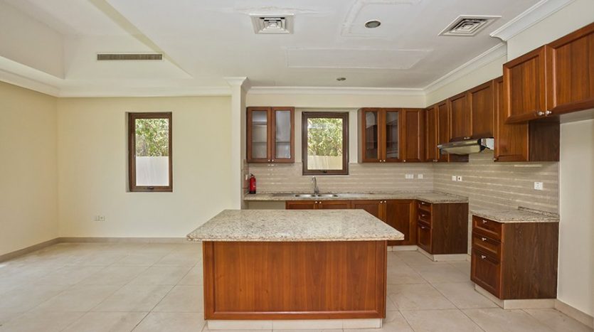 Villa on Arabian Ranches 2, Dubai, 4 bedrooms, 333 m2 / per year
