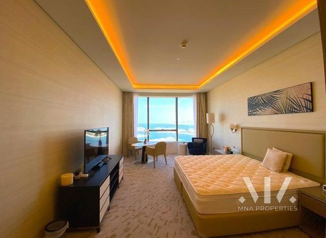 Apartment on Palm Jumeirah, Dubai, 47.1 m2 / per year