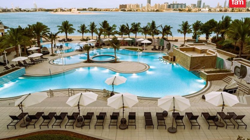 Apartment on Palm Jumeirah, Dubai, 2 bedrooms, 148 m2 / per year