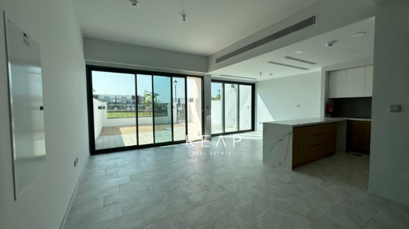 Таунхаус в Dubai Land, 3 спальни, 175 м2