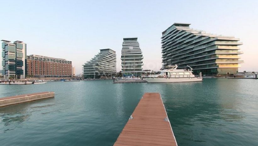 Пентхаусы в Al Raha Beach, Абу-Даби, 4 спальни, 397 м2 / в год