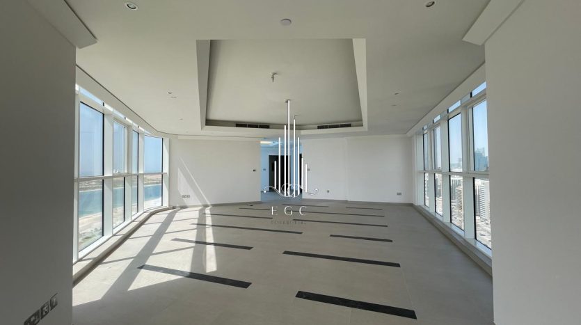 Квартира в Corniche Road, Абу-Даби, 5 спален, 399.9 м2 / в год