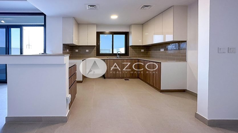 Townhouse on Town Square, Dubai, 3 bedrooms, 204.4 m2 / per year
