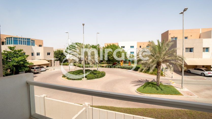 Townhouse on Al Reef, Abu-Dhabi, 4 bedrooms, 264.8 m2  | Foto 1