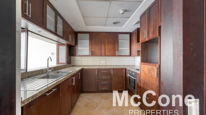 Квартира в The Views, Дубай, 2 спальни, 122.17 м2 / в год