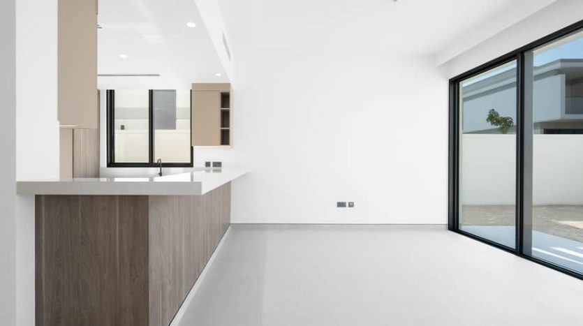 Villa on Tilal Al Ghaf, Dubai, 5 bedrooms, 502 m2 / per year