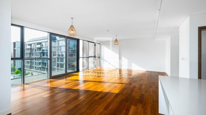 Apartment on City Walk, Dubai, 3 bedrooms, 227 m2 / per year