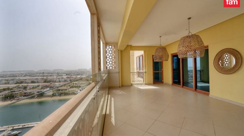Apartment on Palm Jumeirah, Dubai, 3 bedrooms, 234.5 m2 / per year