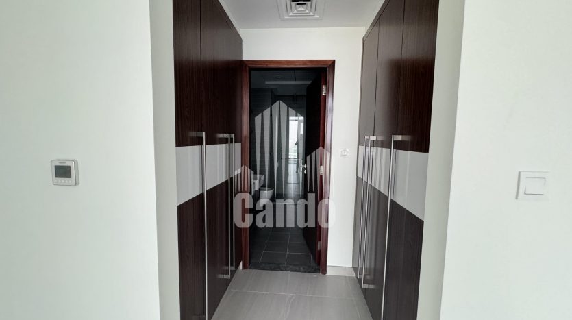 Apartment on Al Kifaf, Dubai, 1 bedroom, 91.7 m2 / per year