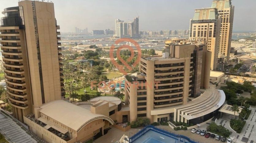 Apartment on Jumeirah Beach Residence, Dubai, 4 bedrooms, 288.5 m2 / per year