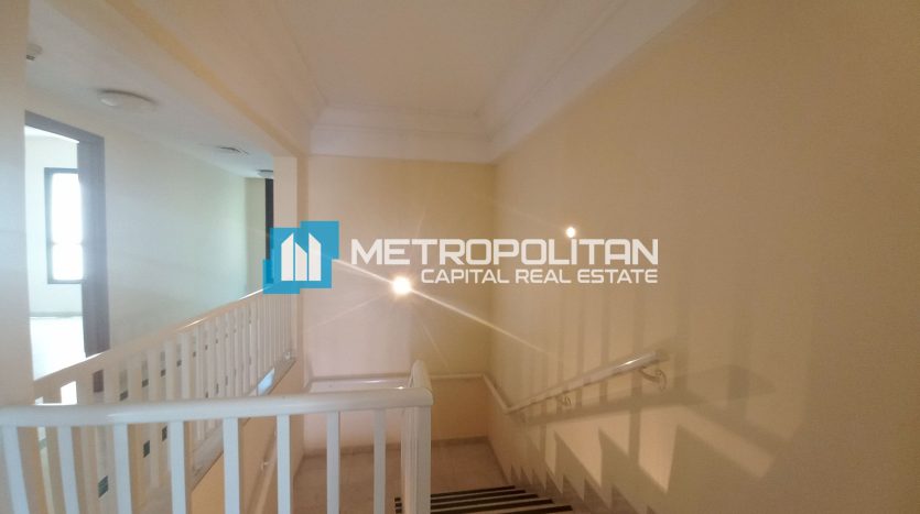 Villa on Al Salam Street, Abu-Dhabi, 4 bedrooms, 288 m2 / per year