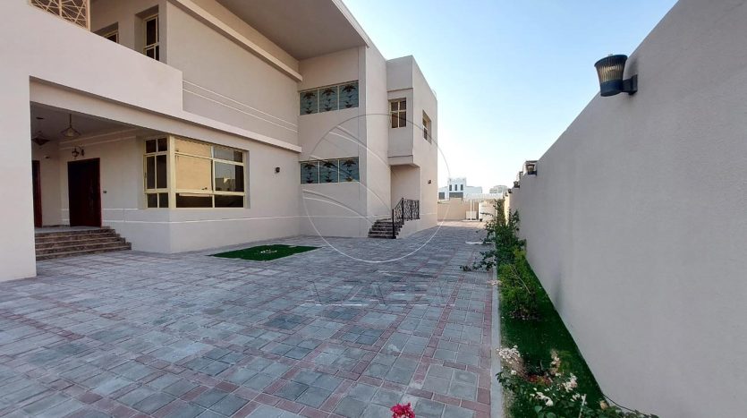 Villa on Khalifa City, Abu-Dhabi, 5 bedrooms, 929 m2  | Foto 2