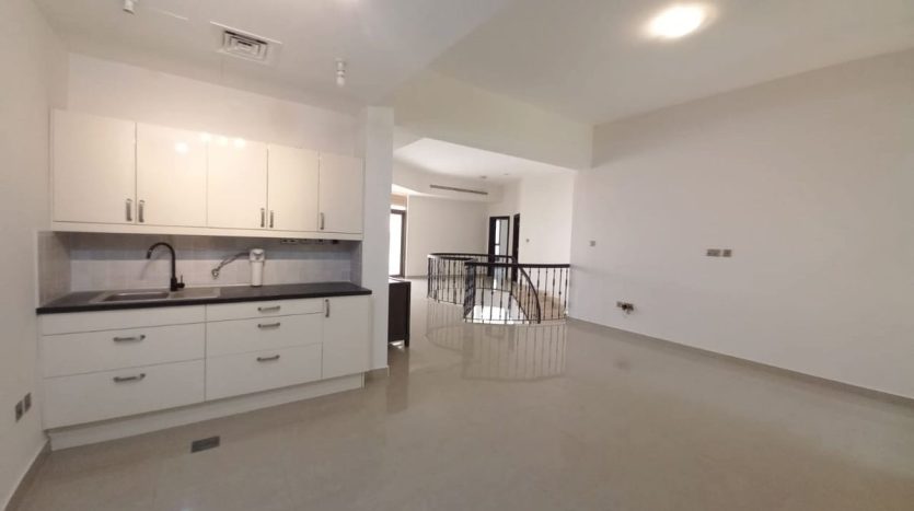 Коммерческая недвижимость в Халифа-Сити, Абу-Даби, 6 спален, 279 м2 / в год