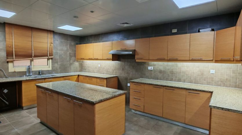 Commercial property on Khalifa City, Abu-Dhabi, 5 bedrooms, 585 m2 / per year