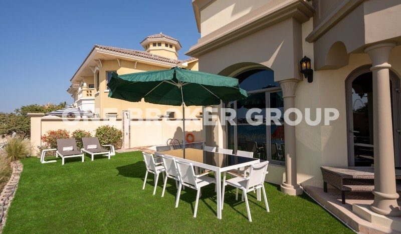 Villa on Palm Jumeirah, Dubai, 4 bedrooms, 657 m2 / per year