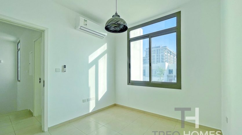 Townhouse on Town Square, Dubai, 3 bedrooms, 188 m2 / per year