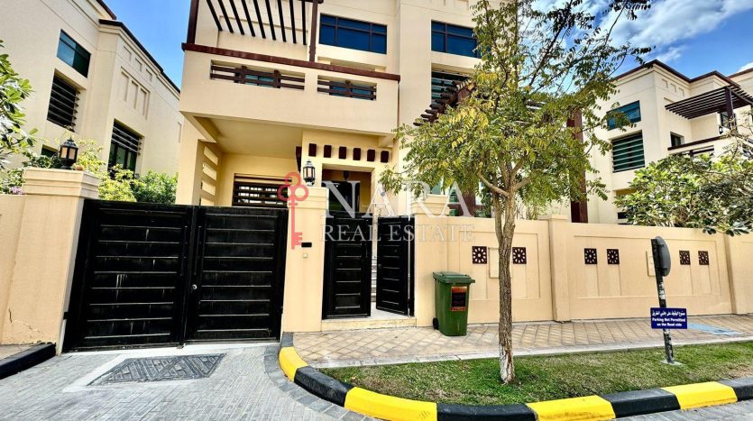 Villa on Al Maqtaa, Abu-Dhabi, 5 bedrooms, 696.8 m2 / per year
