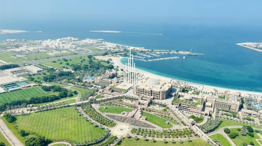 Penthouses on Corniche Road, Abu-Dhabi, 5 bedrooms, 361.5 m2 / per year