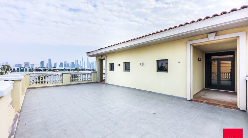 Villa on Palm Jumeirah, Dubai, 6 bedrooms, 1245.3 m2 / per year