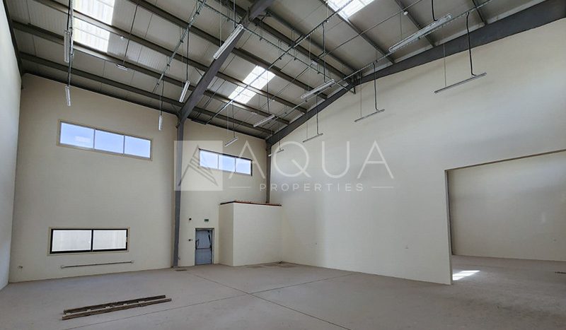 Warehouse on Jabal Ali, Dubai, 696.8 m2 / per year