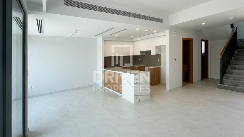 Таунхаус в Dubai Land, 3 спальни, 176 м2 / в год