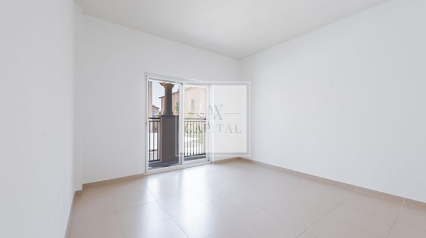 Villa on Dubai Land, Dubai, 4 bedrooms, 400 m2 / per year