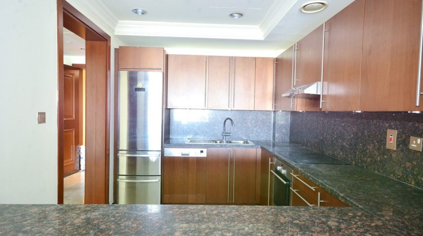 Apartment on Palm Jumeirah, Dubai, 1 bedroom, 121 m2 / per year