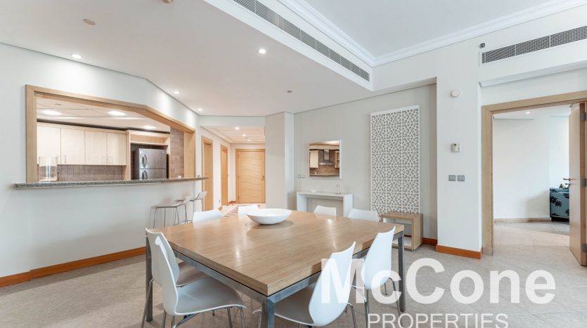 Apartment on Palm Jumeirah, Dubai, 3 bedrooms, 237.65 m2 / per year