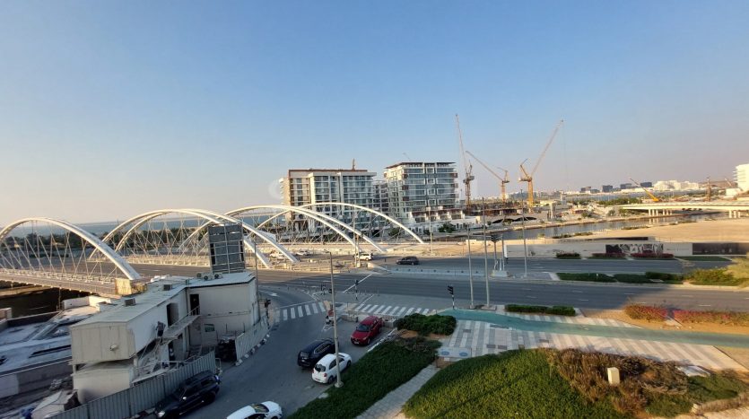 Apartment on Al Raha Beach, Abu-Dhabi, 3 bedrooms, 144.9 m2 / per year