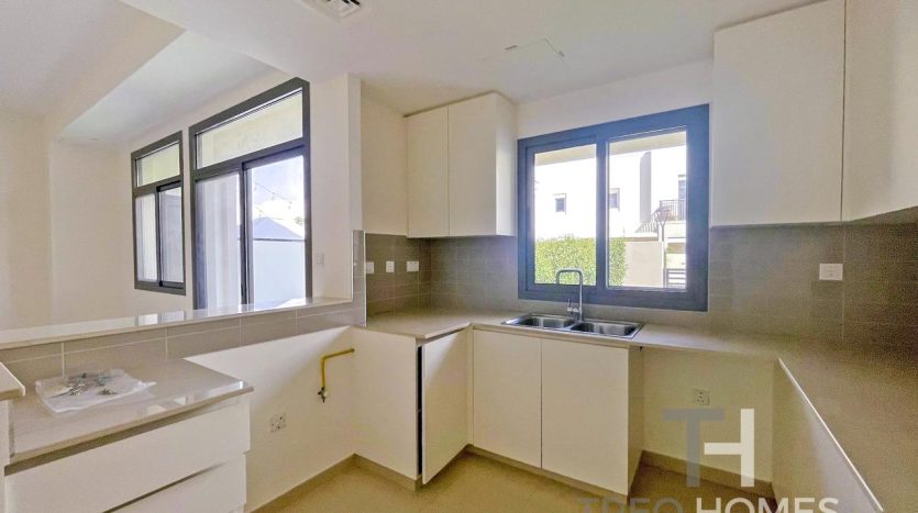 Townhouse on Town Square, Dubai, 3 bedrooms, 191 m2 / per year