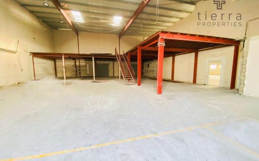 Warehouse on Ras Al Khor, Dubai, 1300.6 m2 / per year