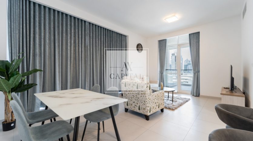 Apartment on Business Bay, Dubai, 1 bedroom, 84.4 m2 / per year