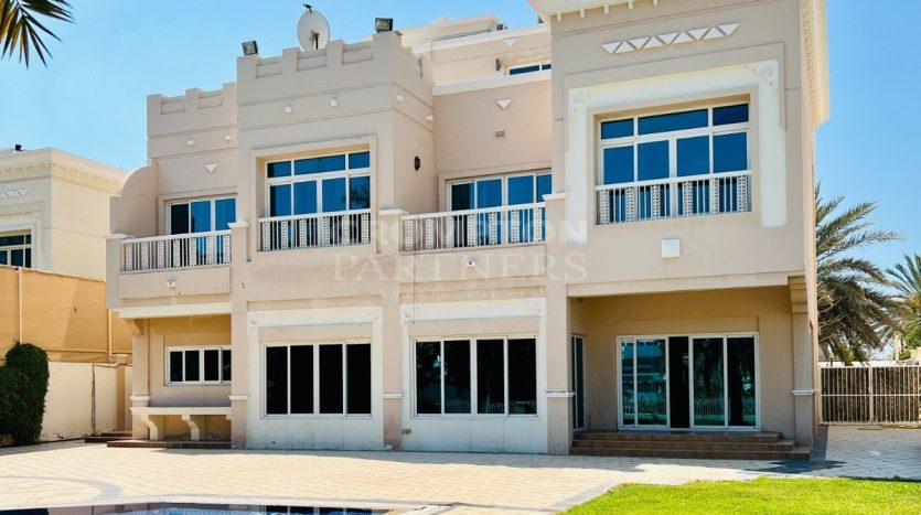 Вилла в Marina Village, Абу-Даби, 4 спальни, 562.1 м2 / в год