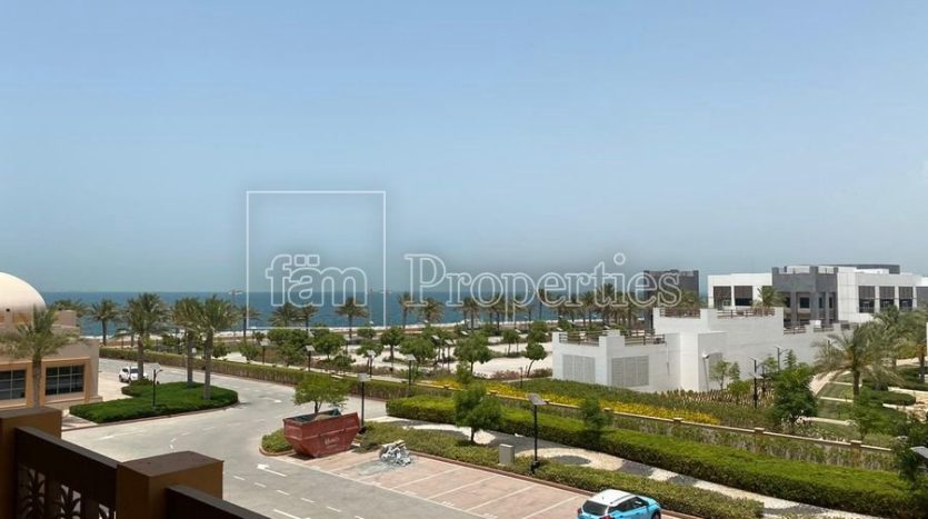 Apartment on Palm Jumeirah, Dubai, 1 bedroom, 104.8 m2 / per year