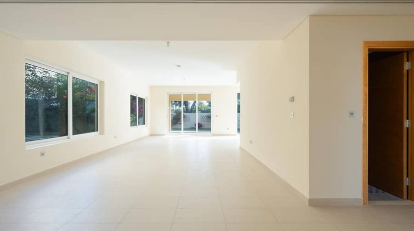 Villa on Jumeirah Park, Dubai, 4 bedrooms, 455 m2 / per year